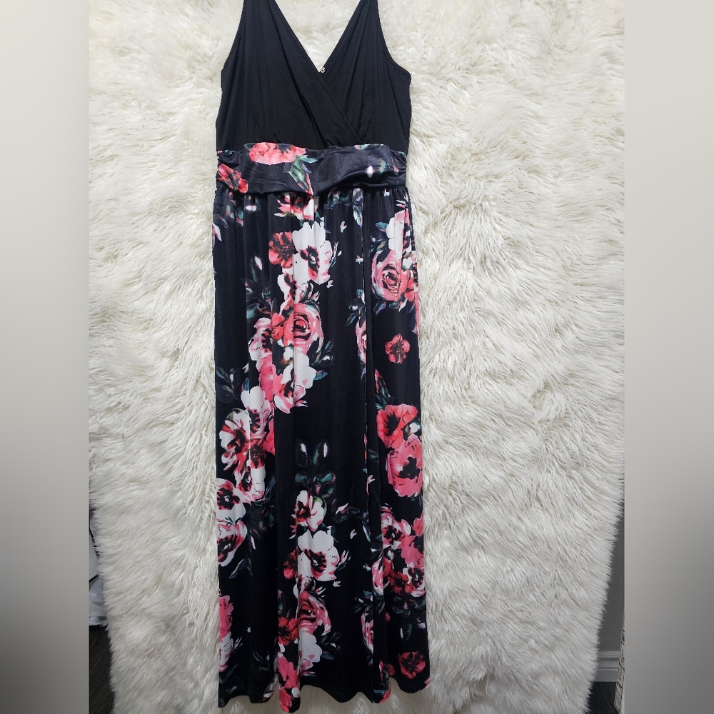 2 For $30 - Maxi dress 👗